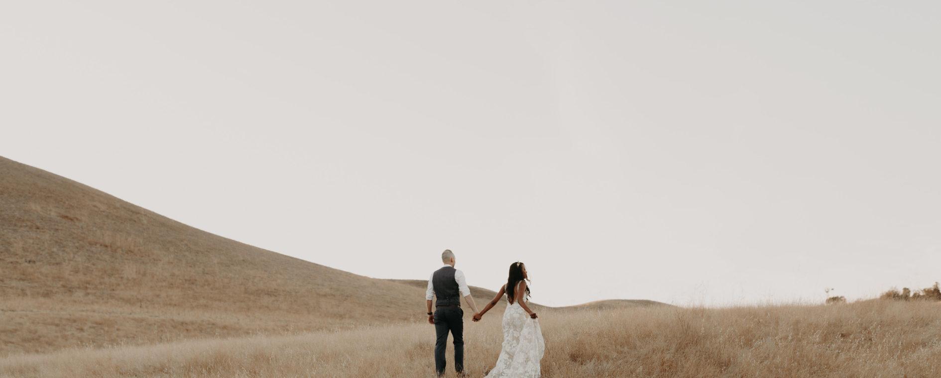wedding couple in rolling hills